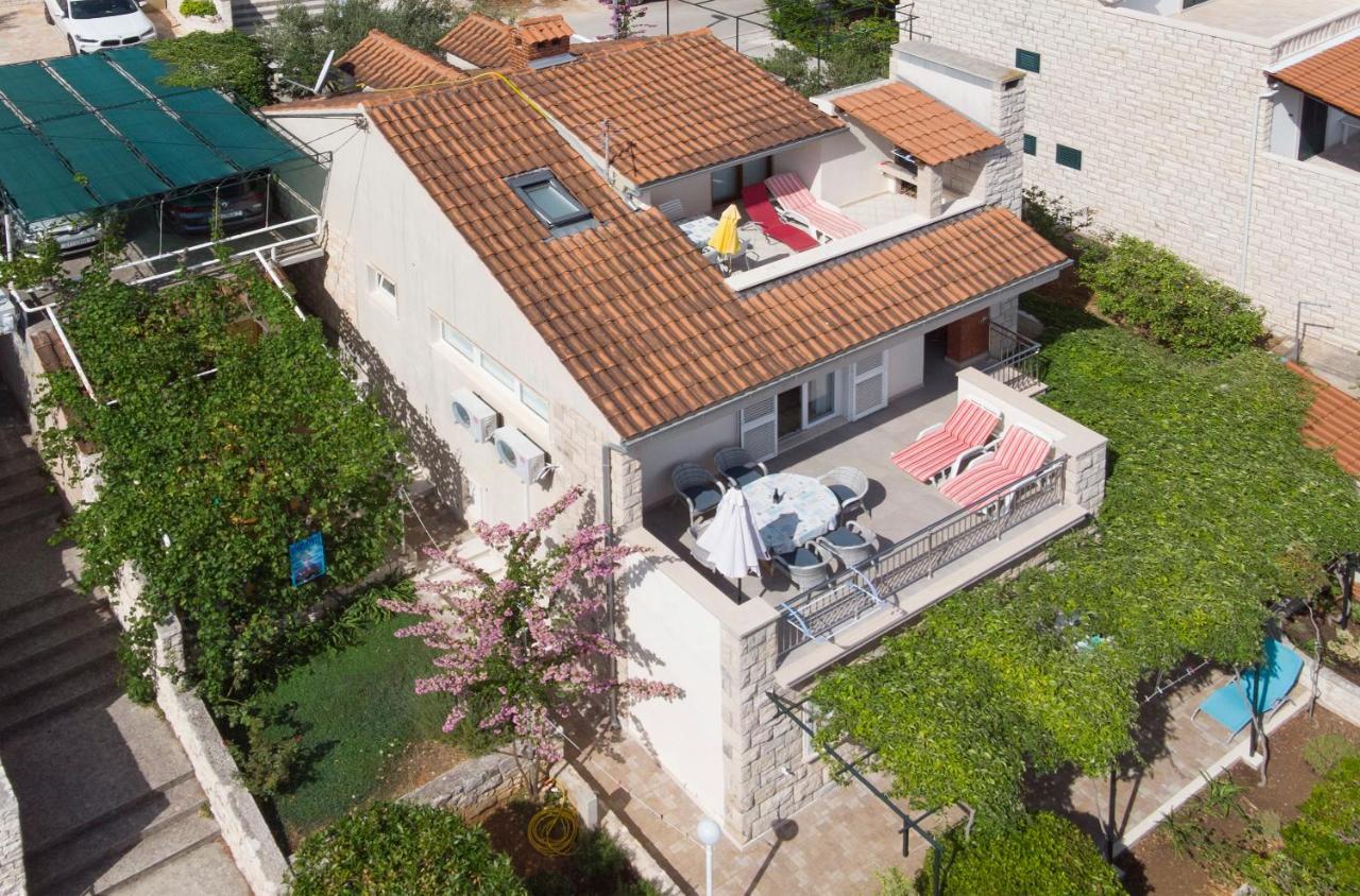 Apartment Damir Postira Bagian luar foto
