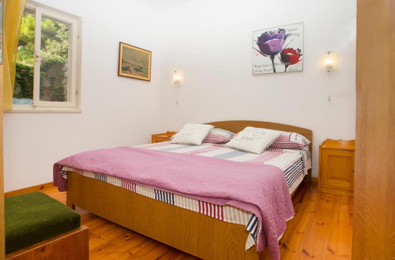 Apartment Damir Postira Bagian luar foto