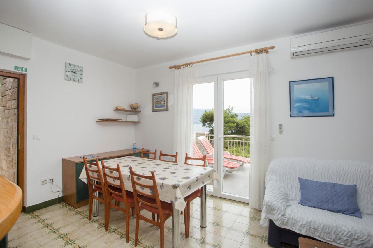 Apartment Damir Postira Bagian luar foto