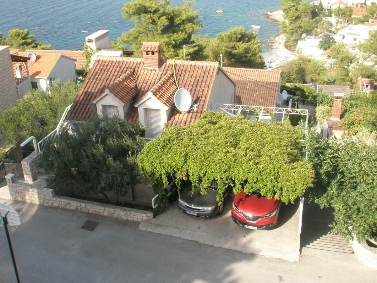 Apartment Damir Postira Bagian luar foto